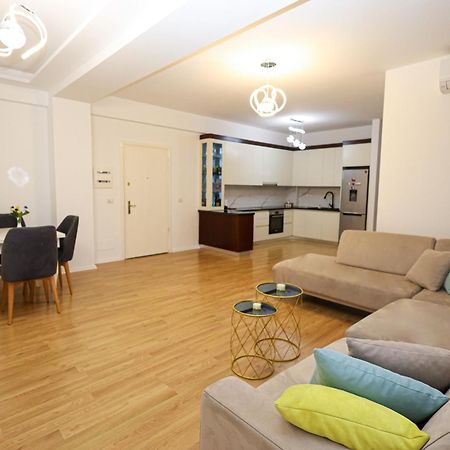 Romina Apartment Berat Buitenkant foto
