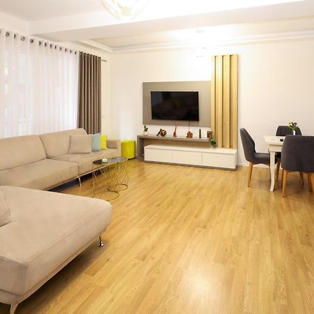 Romina Apartment Berat Buitenkant foto