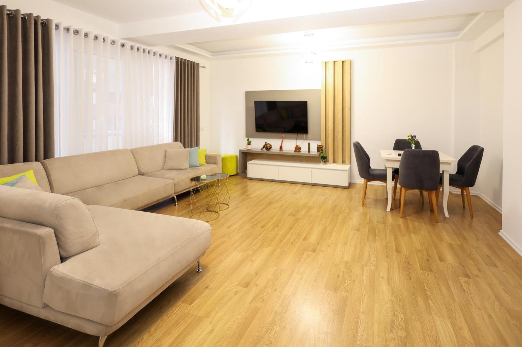 Romina Apartment Berat Buitenkant foto