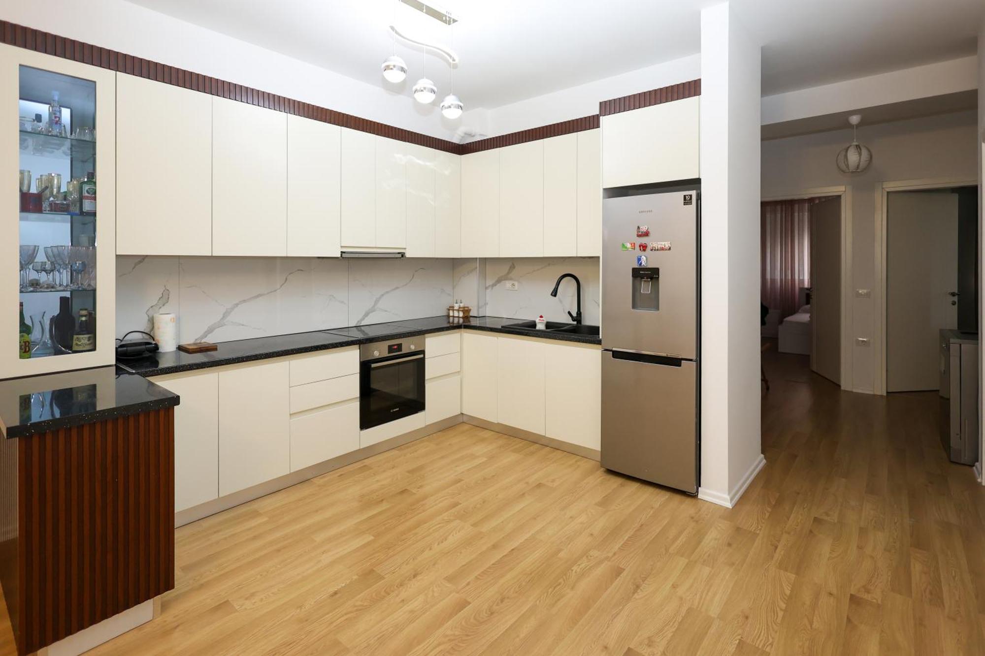 Romina Apartment Berat Buitenkant foto
