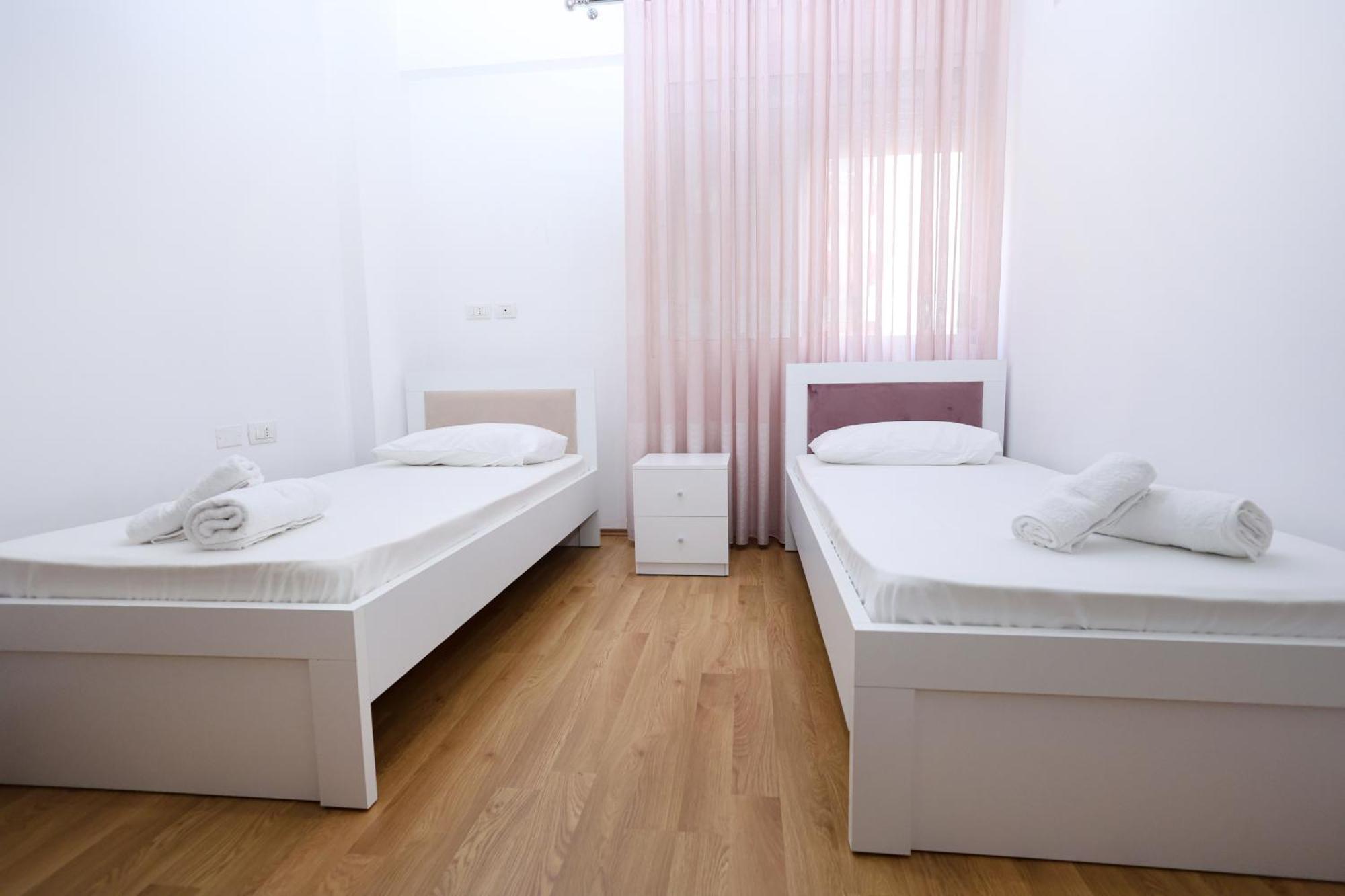 Romina Apartment Berat Buitenkant foto