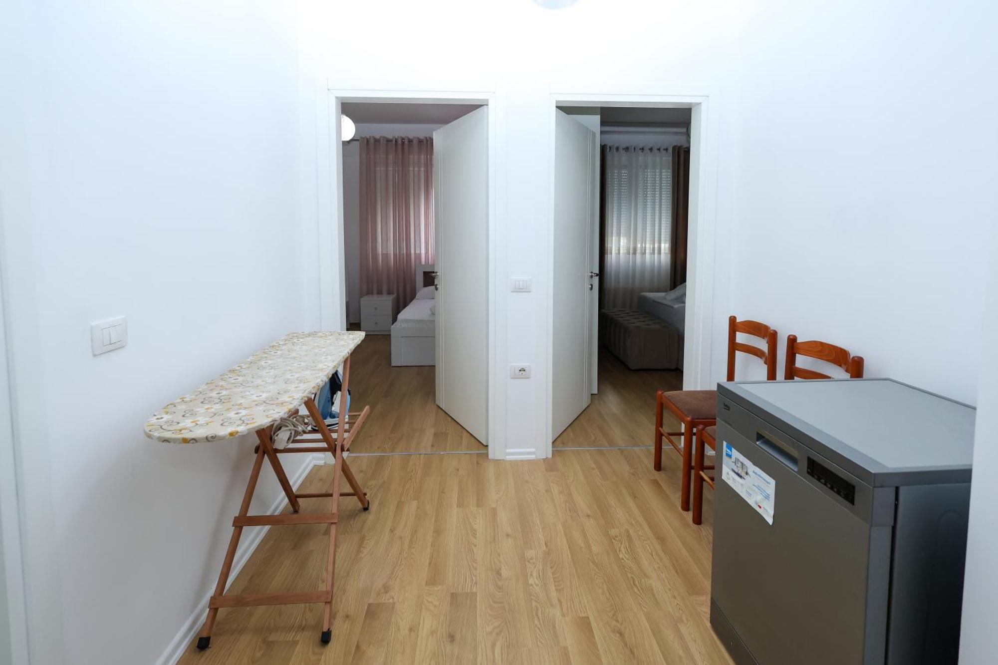 Romina Apartment Berat Buitenkant foto