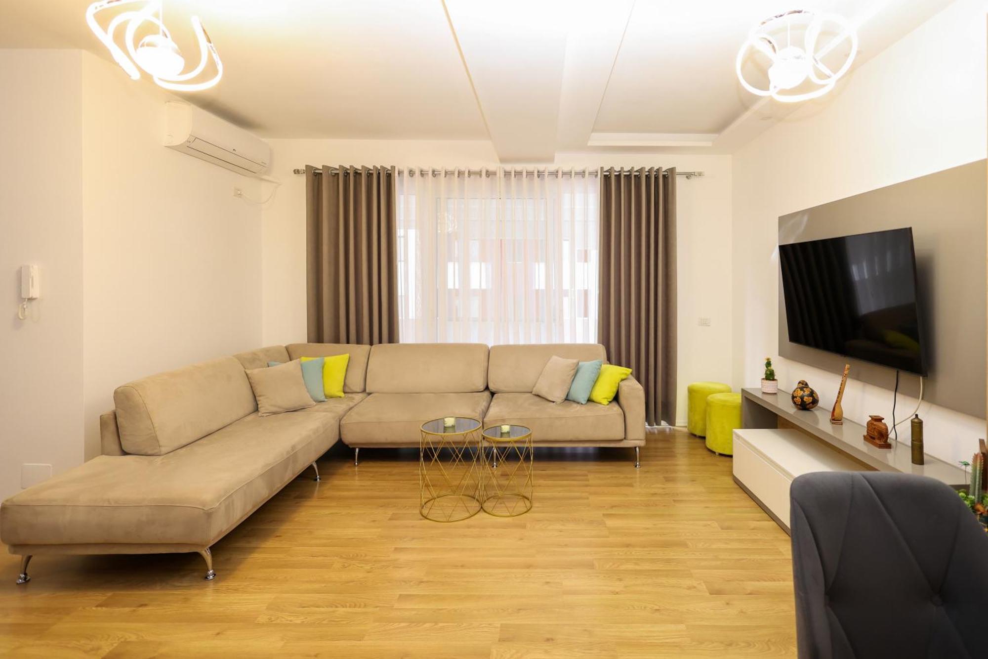 Romina Apartment Berat Buitenkant foto