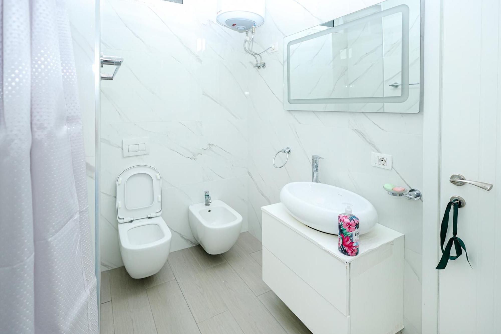 Romina Apartment Berat Buitenkant foto