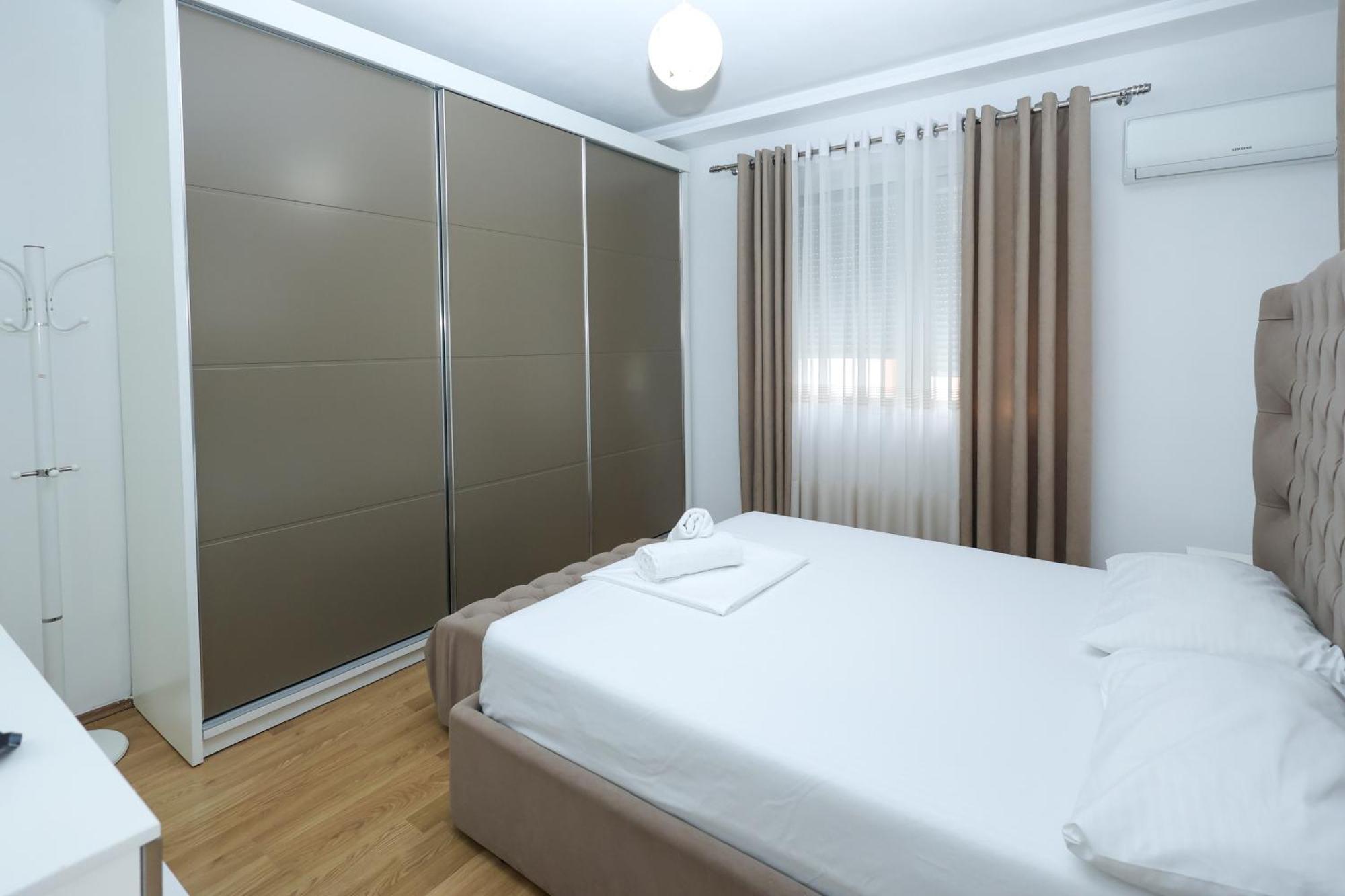 Romina Apartment Berat Buitenkant foto