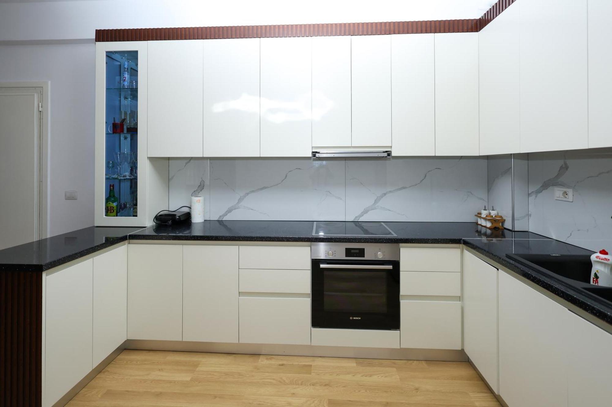 Romina Apartment Berat Buitenkant foto