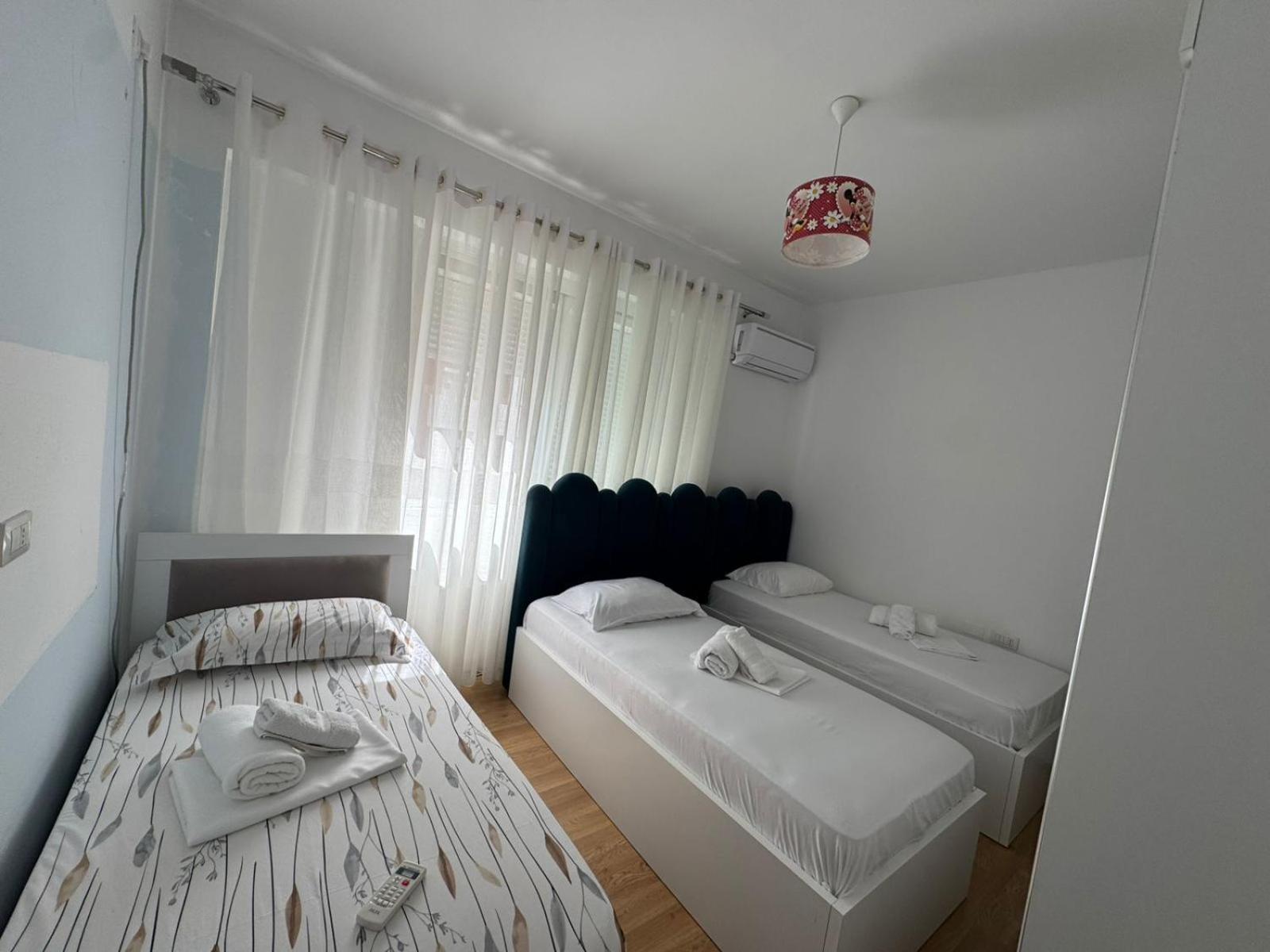 Romina Apartment Berat Buitenkant foto